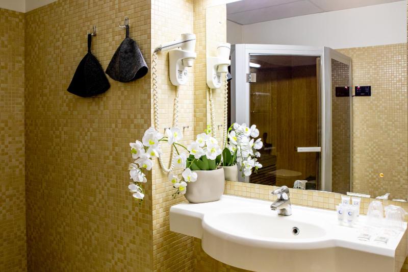 Suite with Sauna image 3