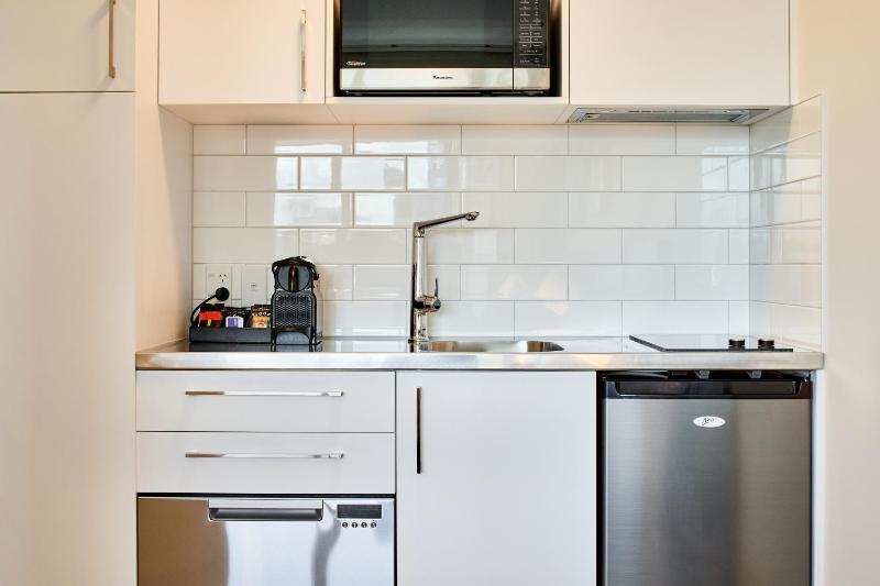 Sojourn Apartment Hotel - Ghuznee - image 13