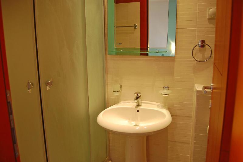 Studio Apartment image 2
