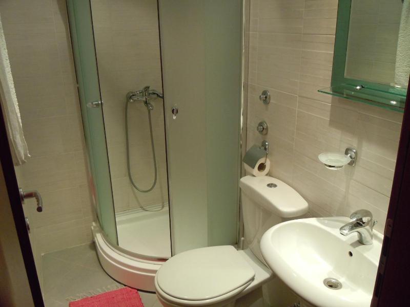One-Bedroom Apartment image 1