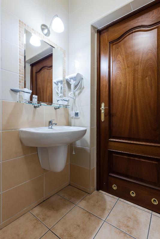 Superior Double Room image 4