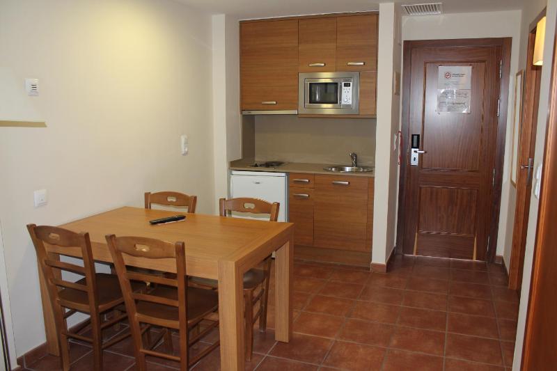 One-Bedroom Apartment (2 Adults + 1 Child) image 3