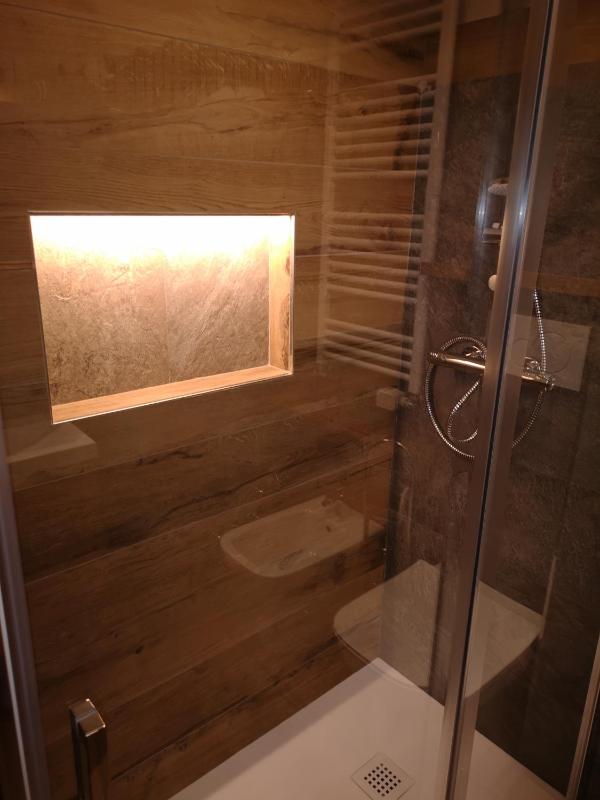 Deluxe Studio image 2