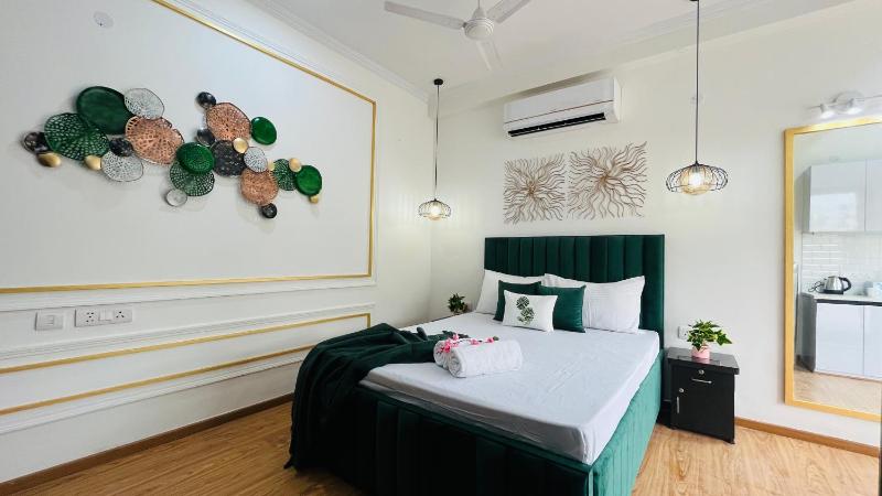 BluO Studio Noida - BathTub Gym Balcony Garden - image 2