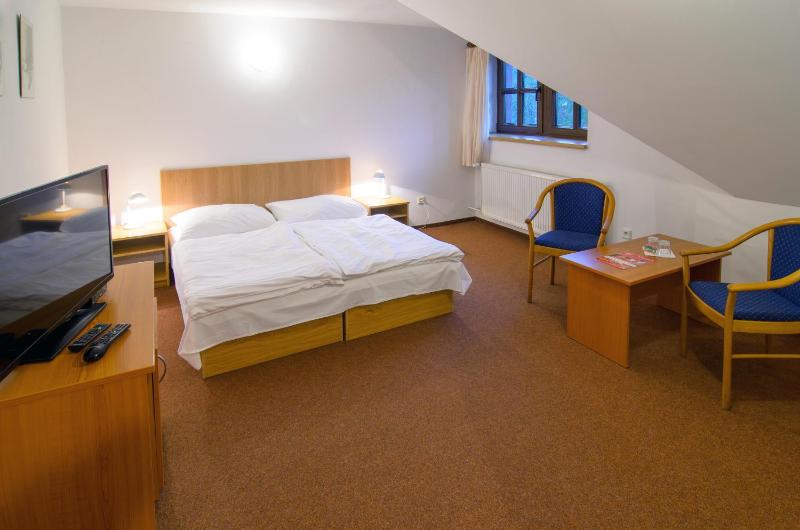 Double or Twin Room with Private Bathroom image 4