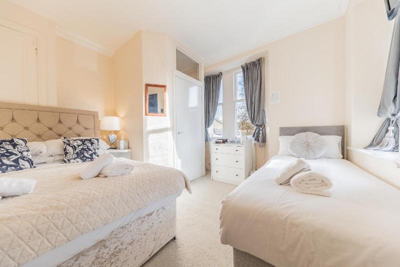 Comfort Triple Room image 1