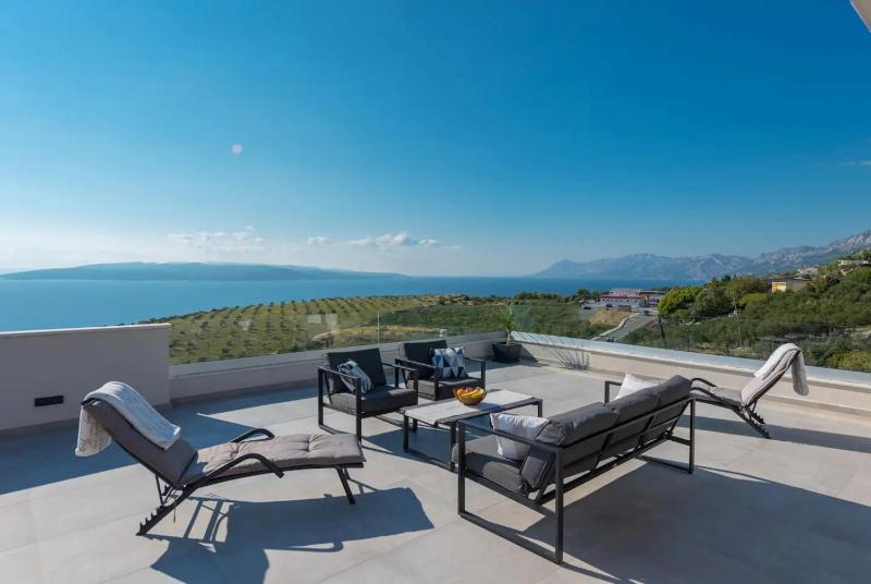 Villa Kuk with heated salt water pool - Makarska - image 28