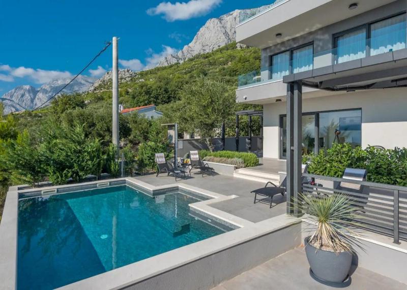 Villa Kuk with heated salt water pool - Makarska - image 12
