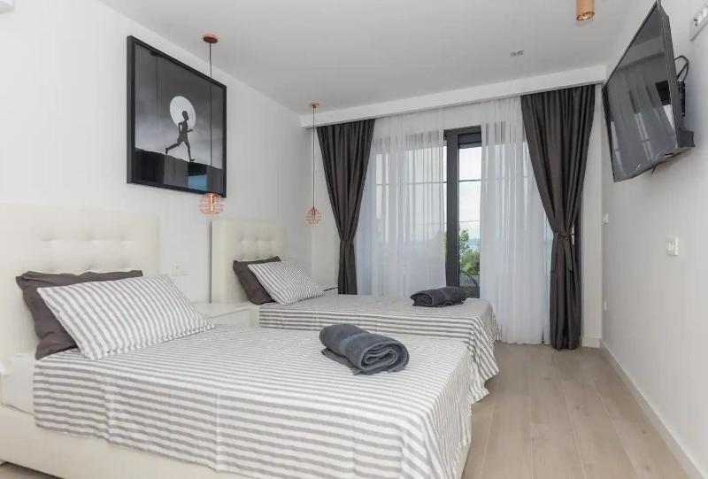 Villa Kuk with heated salt water pool - Makarska - image 33
