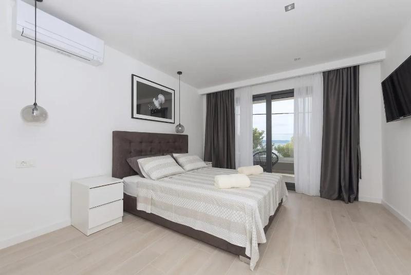 Villa Kuk with heated salt water pool - Makarska - image 16