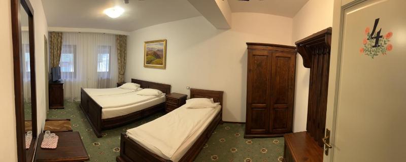 Triple Room image 3