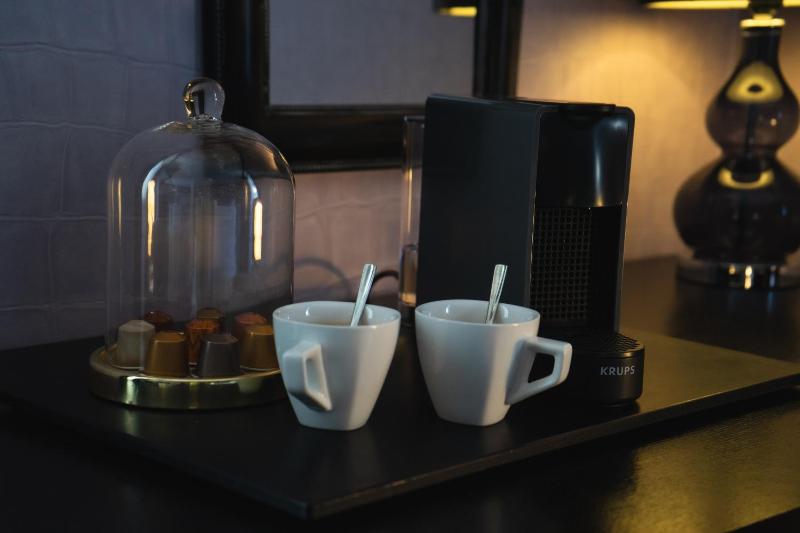 Royal Suite with City view image 3