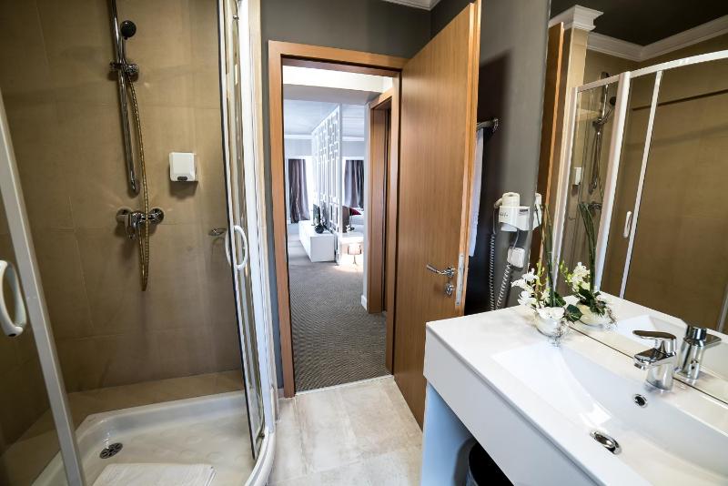 Executive Double Room image 3