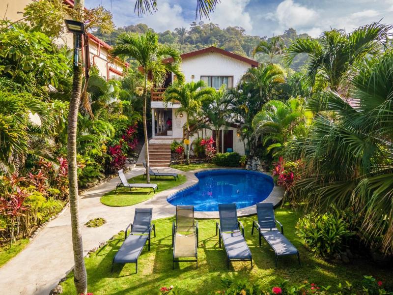 Ola Bonita BeachFront Apart Hotel - image 1