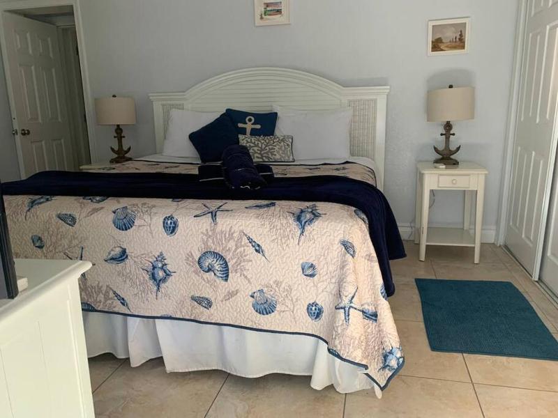 An Island Getaway at Palm Tree Villas - image 5