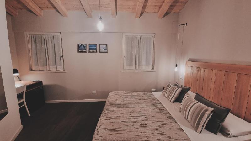 Deluxe Double Room image 3