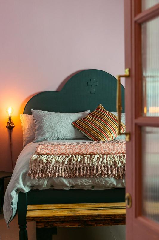 Deluxe Queen Room image 4