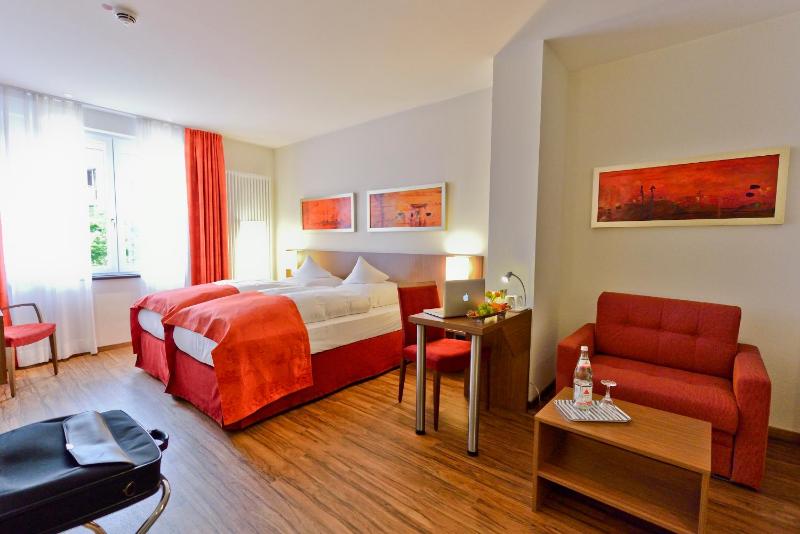Double Room image 2