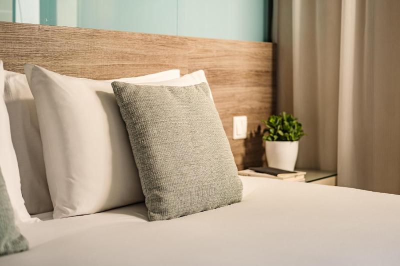 Standard Double or Twin Room image 1