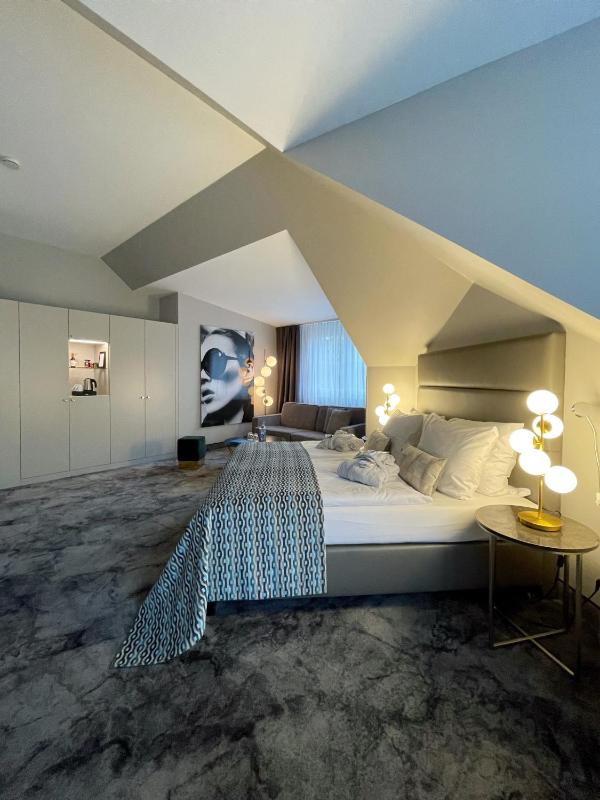 Junior Suite image 2