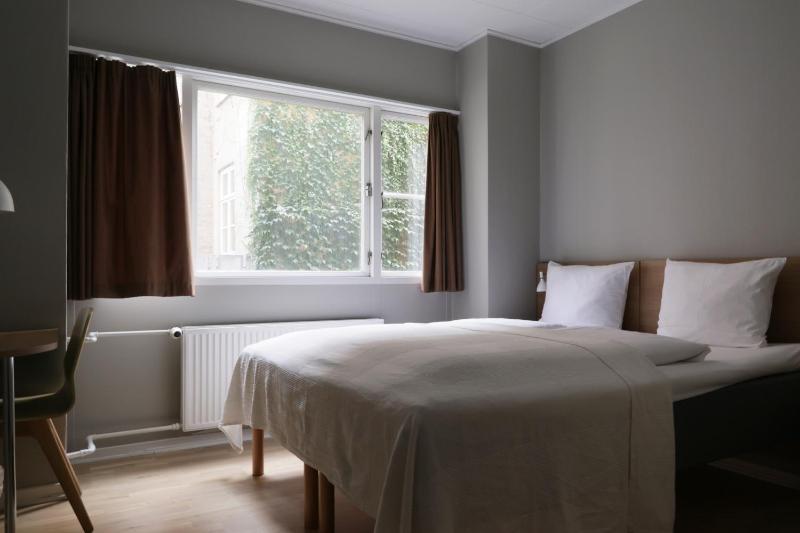 Standard Double Room image 2