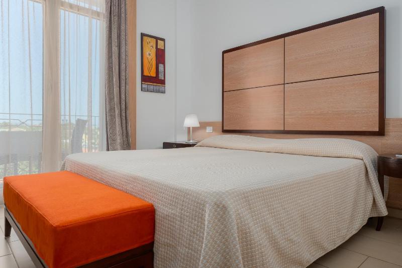 Double or Twin Room with Side Sea View image 1