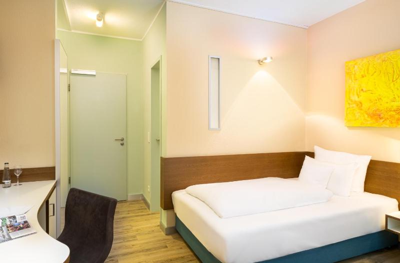 Single Room image 2