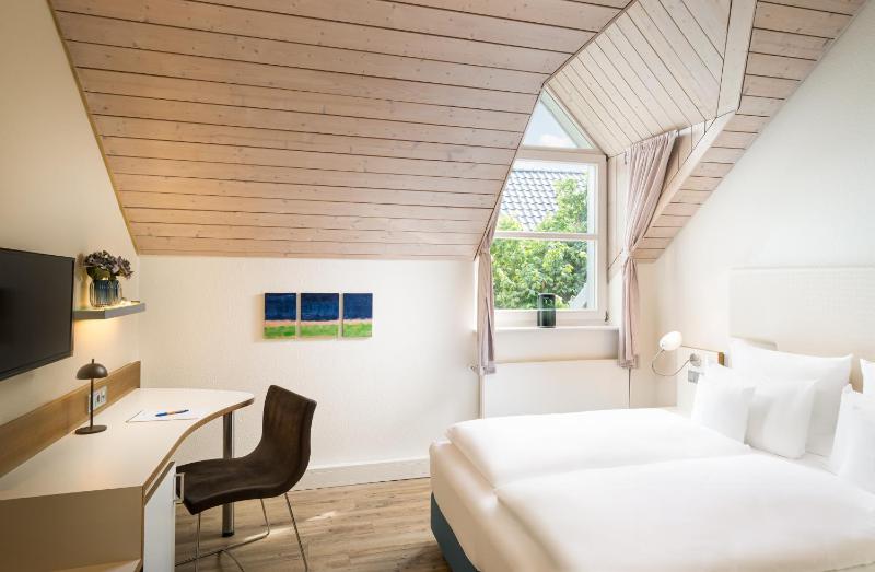 Double Room image 2