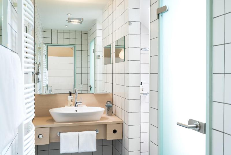 Superior Double Room image 3