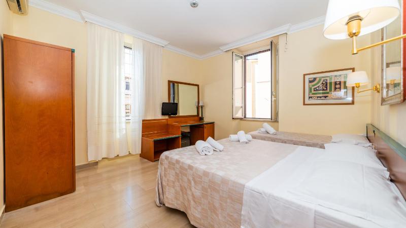 Triple Room image 4