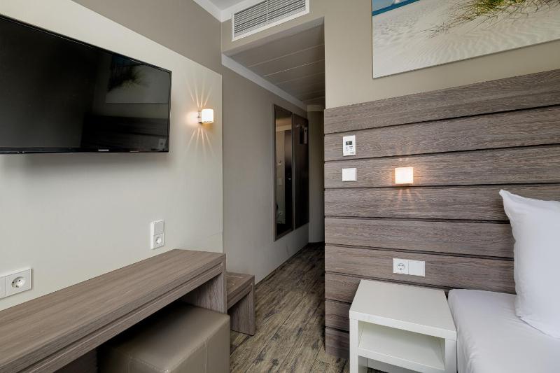 Standard Single Room image 4