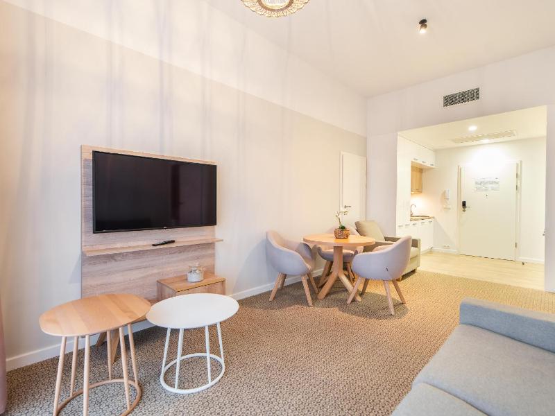 One-Bedroom Apartment image 2