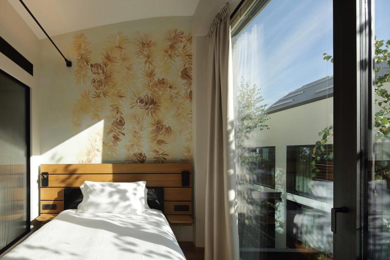 Single Room image 2