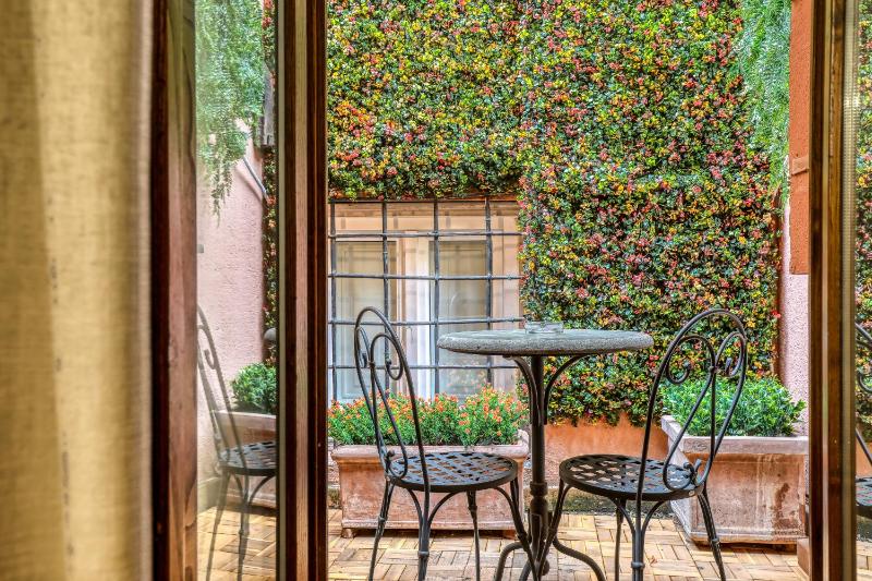 Double Room with Terrace image 4