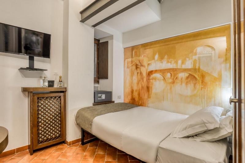 Standard Single Room image 3