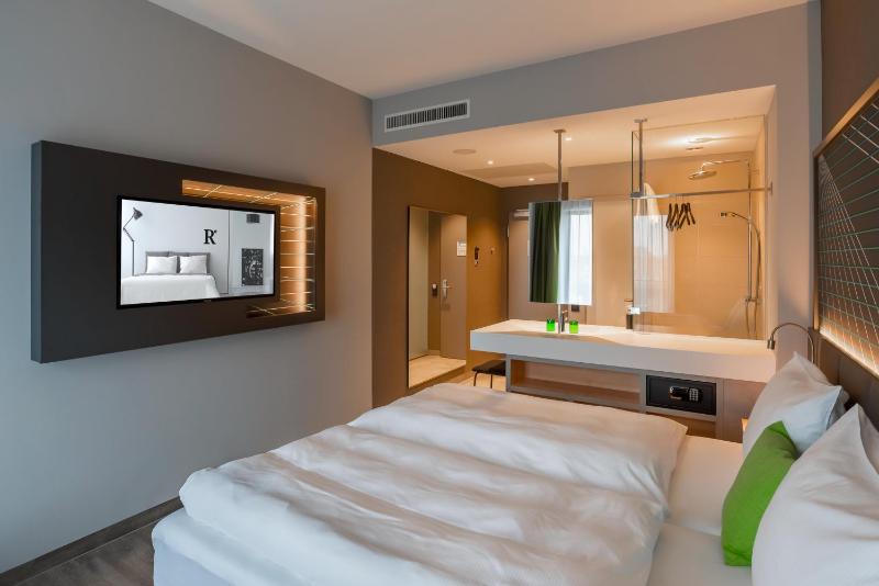 Standard Double Room image 1