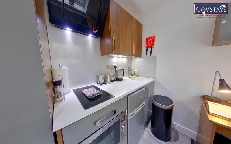 Victoria House Deluxe Studios-Coventry City Centre - image 6