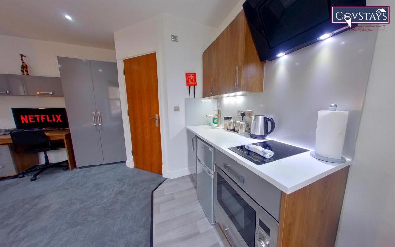 Victoria House Deluxe Studios-Coventry City Centre - image 13