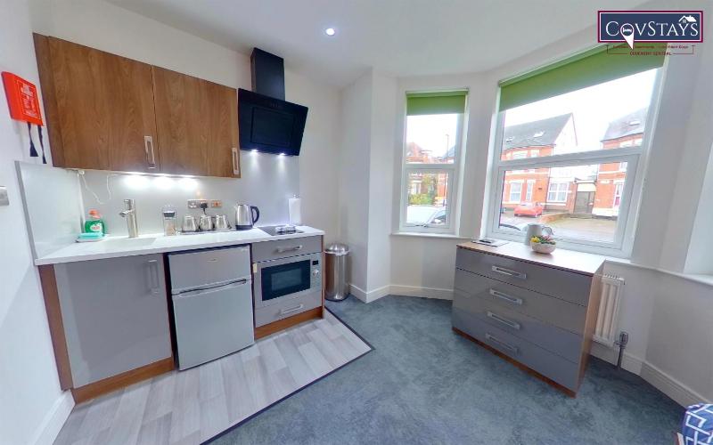 Victoria House Deluxe Studios-Coventry City Centre - image 8