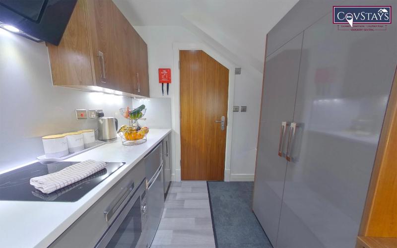 Victoria House Deluxe Studios-Coventry City Centre - image 16
