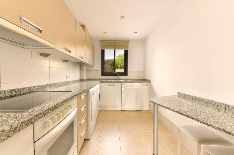 Two-Bedroom Apartment with Sea View image 4