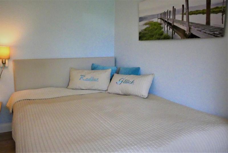 Small Double Room image 4