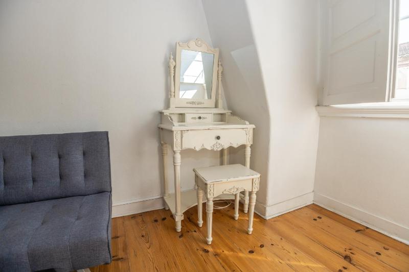 Quadruple Room with Shared Bathroom image 4