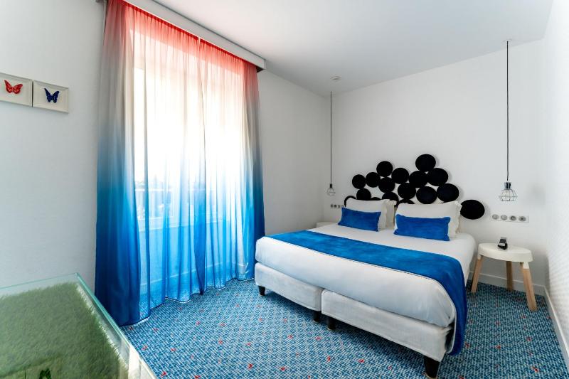Superior Double Room image 3