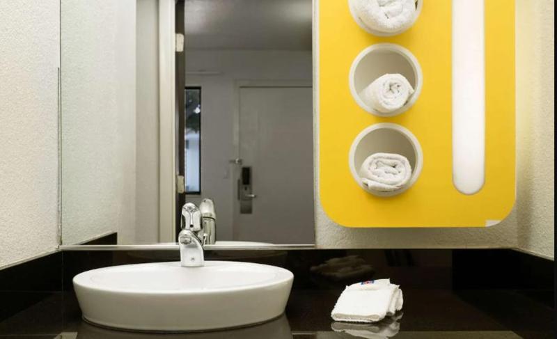 Double Room - Disability Access - Roll In Shower image 3