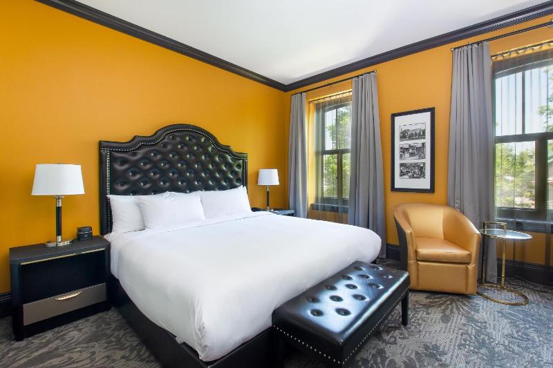 Hotel Clarendon - image 1