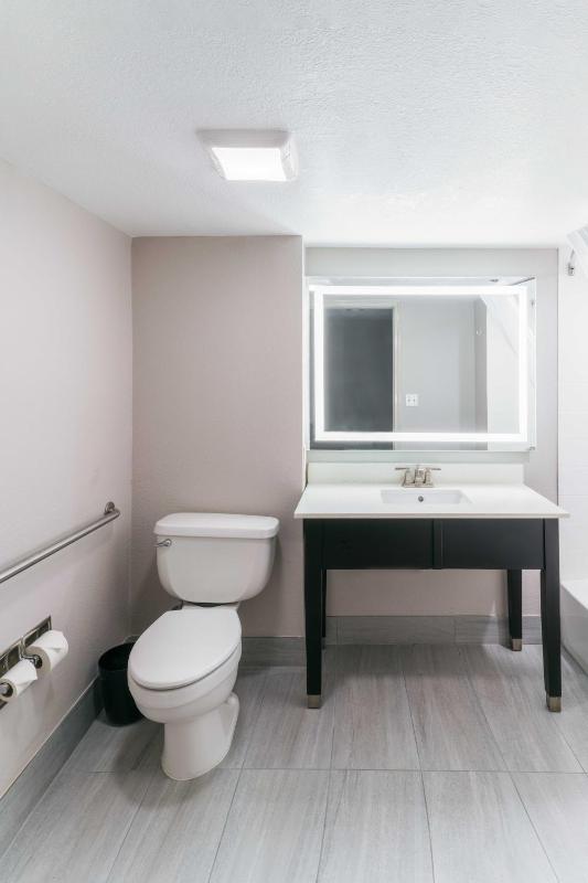 King Room - Disability Access/Non Smoking  image 2