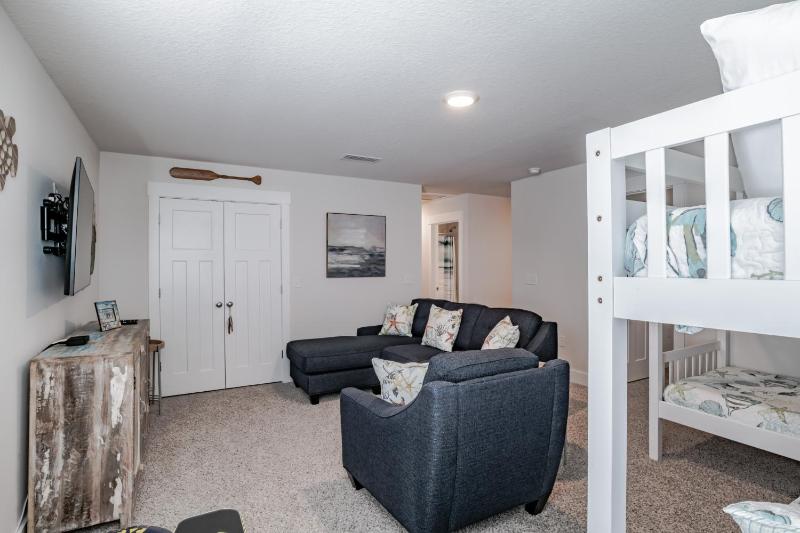 Serenity Island Treasure At 7868 Evening Glow Drive - image 16