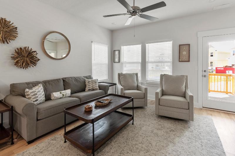 Serenity Salty Intentions At 14334 Gardenglen Drive - image 18