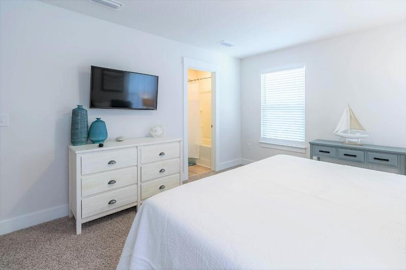 Serenity Salty Intentions At 14334 Gardenglen Drive - image 9